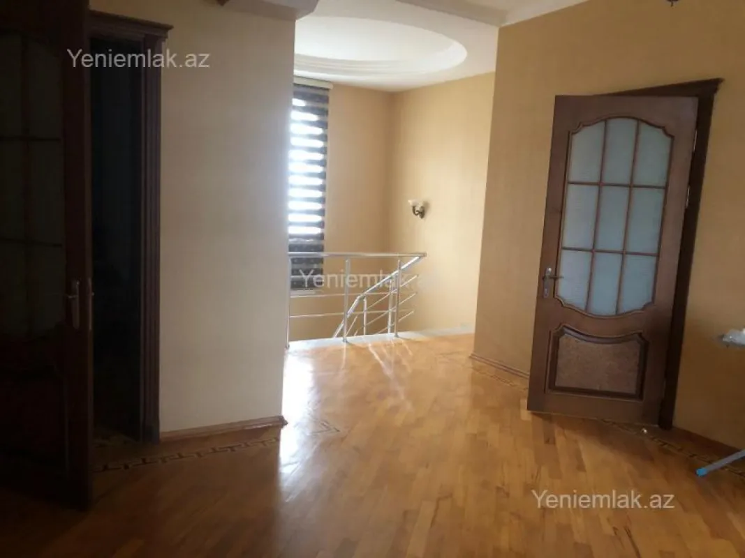 Satılır 5 otaqlı həyət evi 225 m²