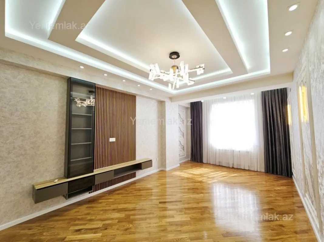 Satılır 3 otaqlı yeni tikili 120 m²