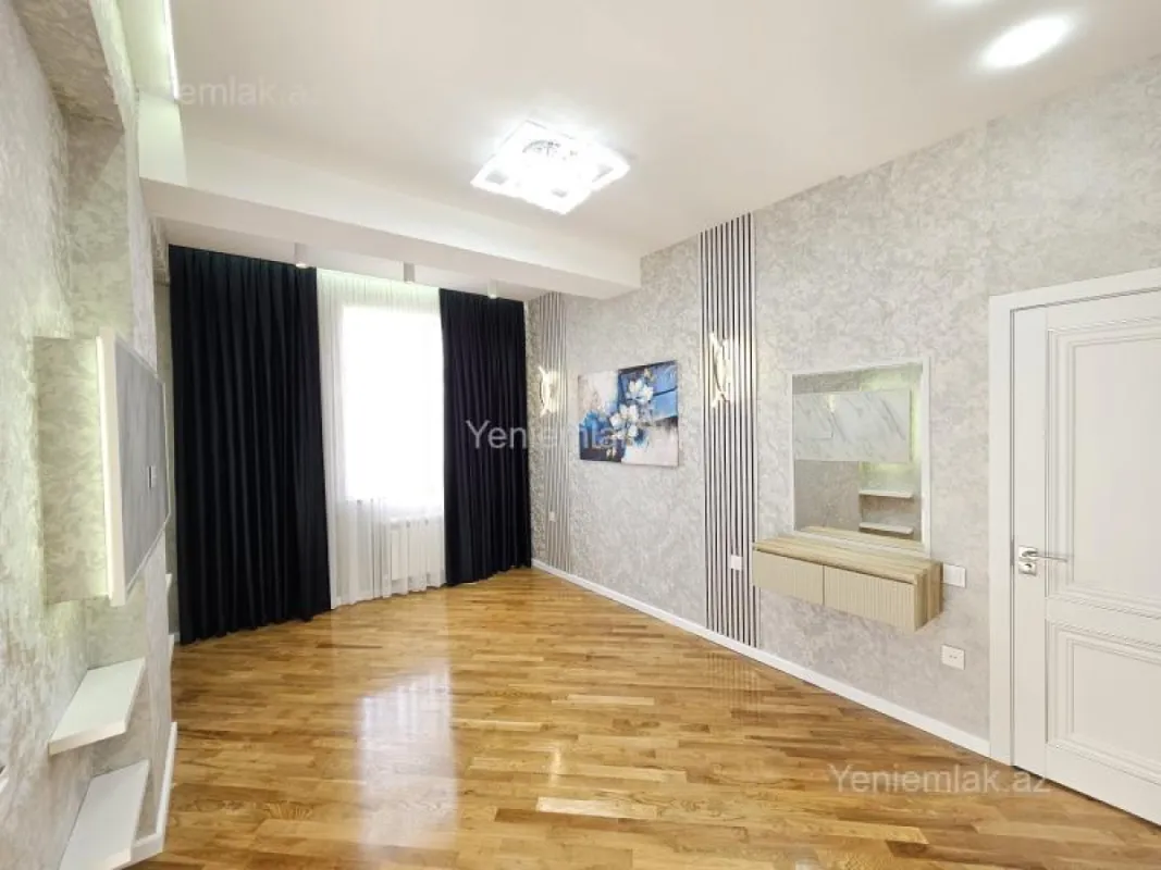Satılır 3 otaqlı yeni tikili 120 m²