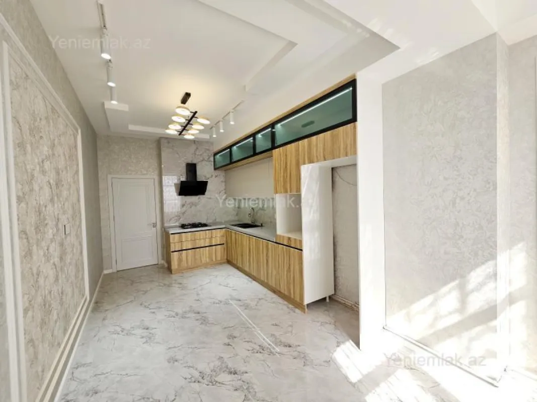 Satılır 3 otaqlı yeni tikili 120 m²