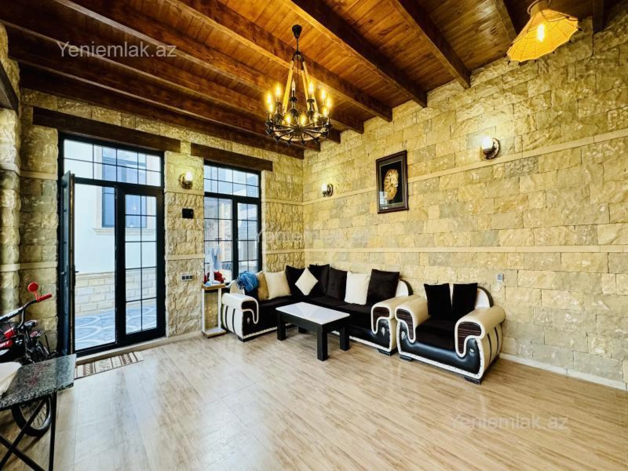 Satılır 5 otaqlı həyət evi 165 m²