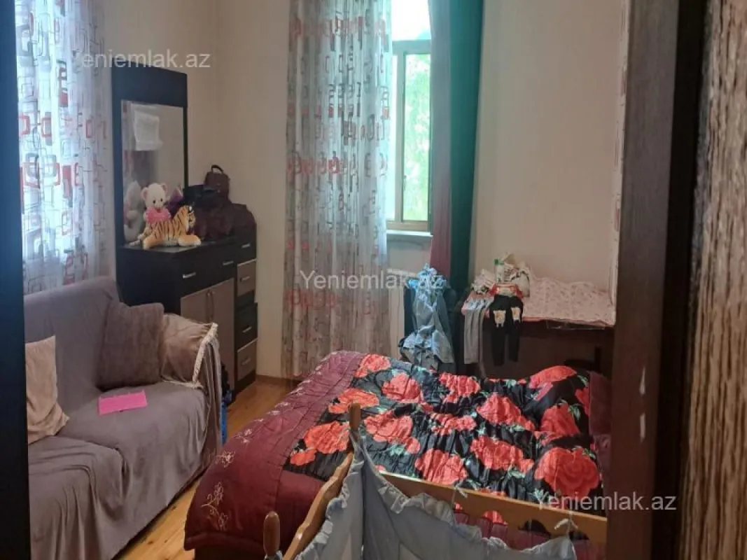 Satılır 4 otaqlı həyət evi 150 m²