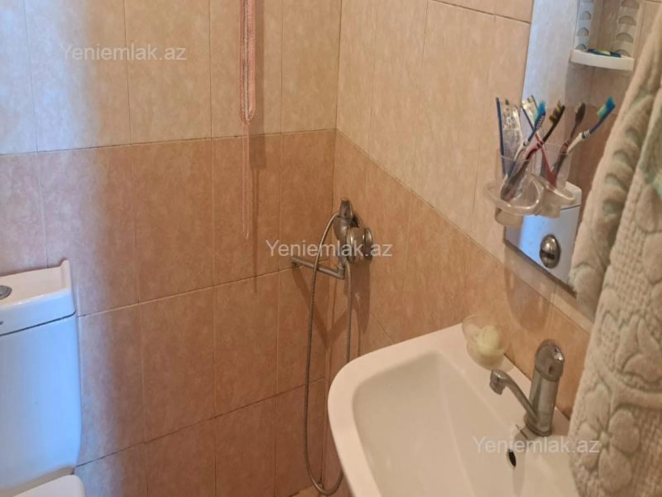 Satılır 4 otaqlı həyət evi 150 m²