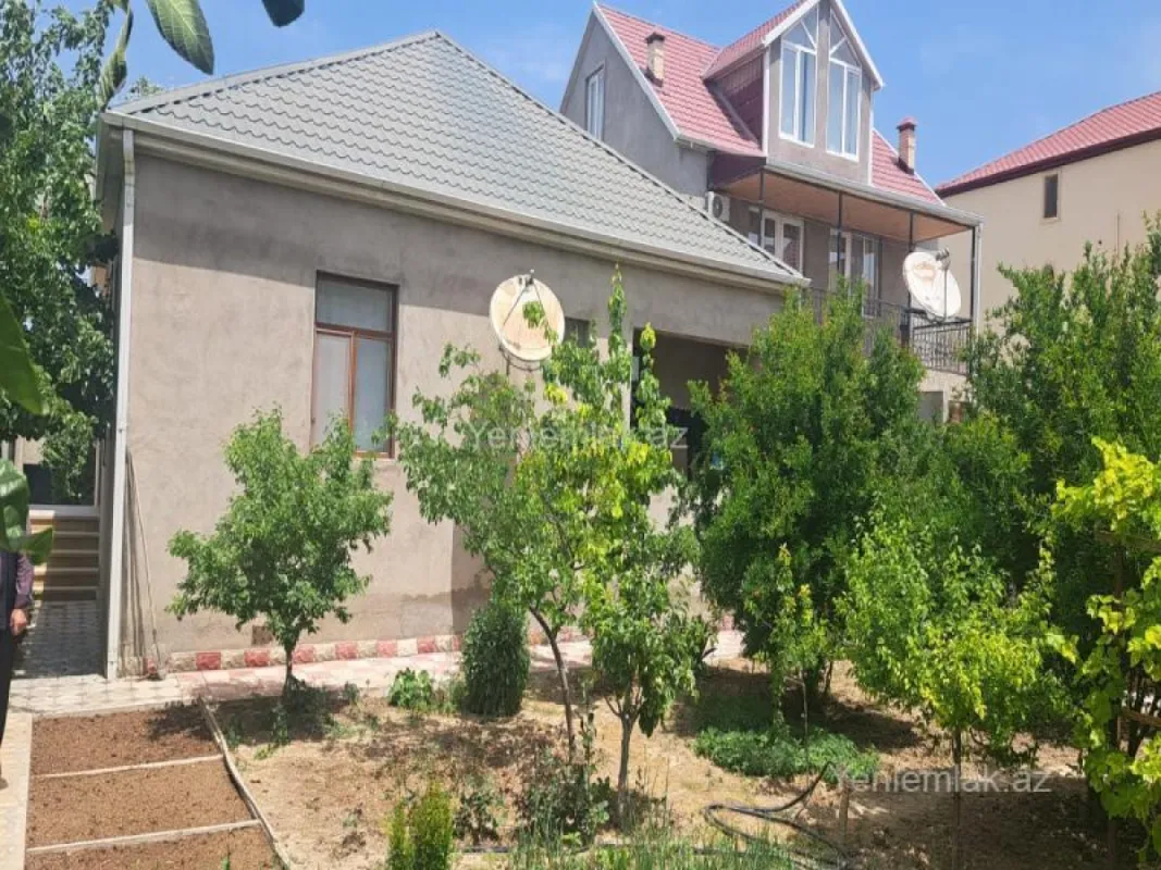 Satılır 4 otaqlı həyət evi 150 m²