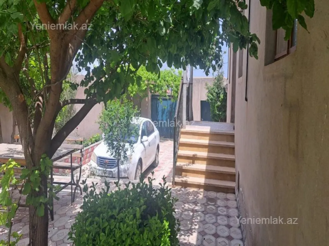 Satılır 4 otaqlı həyət evi 150 m²