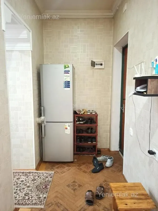 Satılır 2 otaqlı köhnə tikili 55 m²
