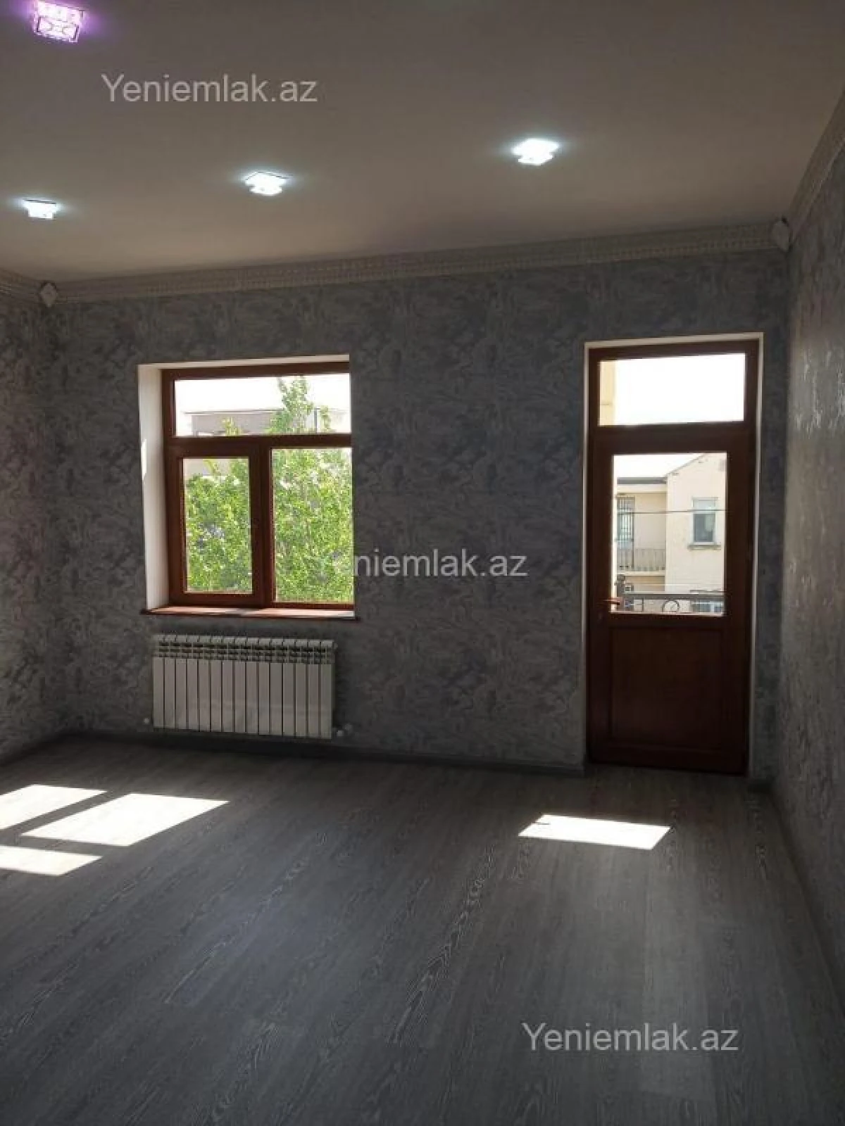 Satılır 5 otaqlı həyət evi 254 m²