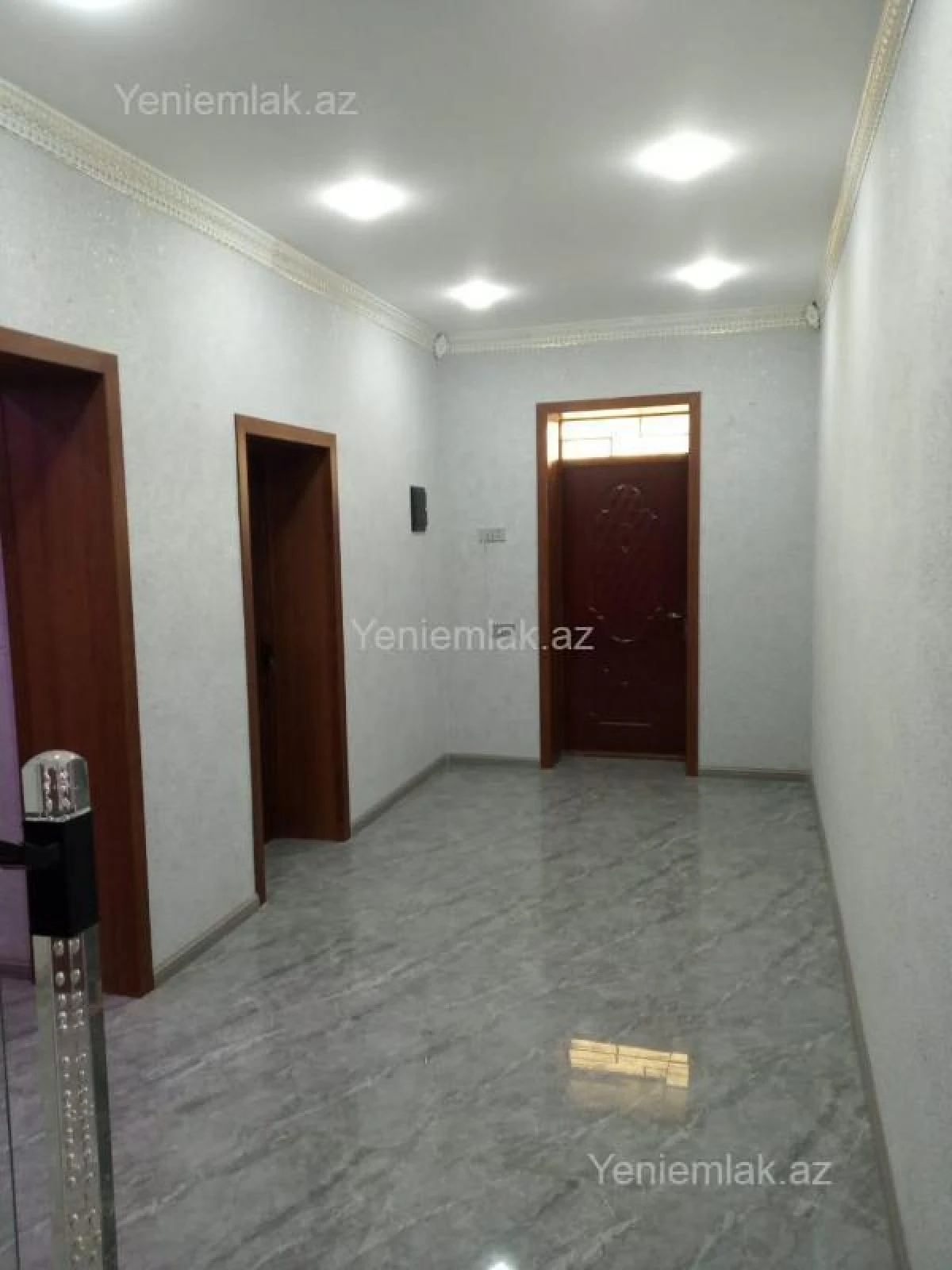Satılır 5 otaqlı həyət evi 254 m²