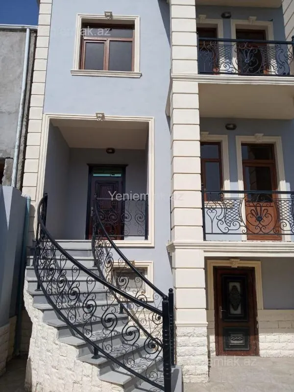 Satılır 5 otaqlı həyət evi 254 m²