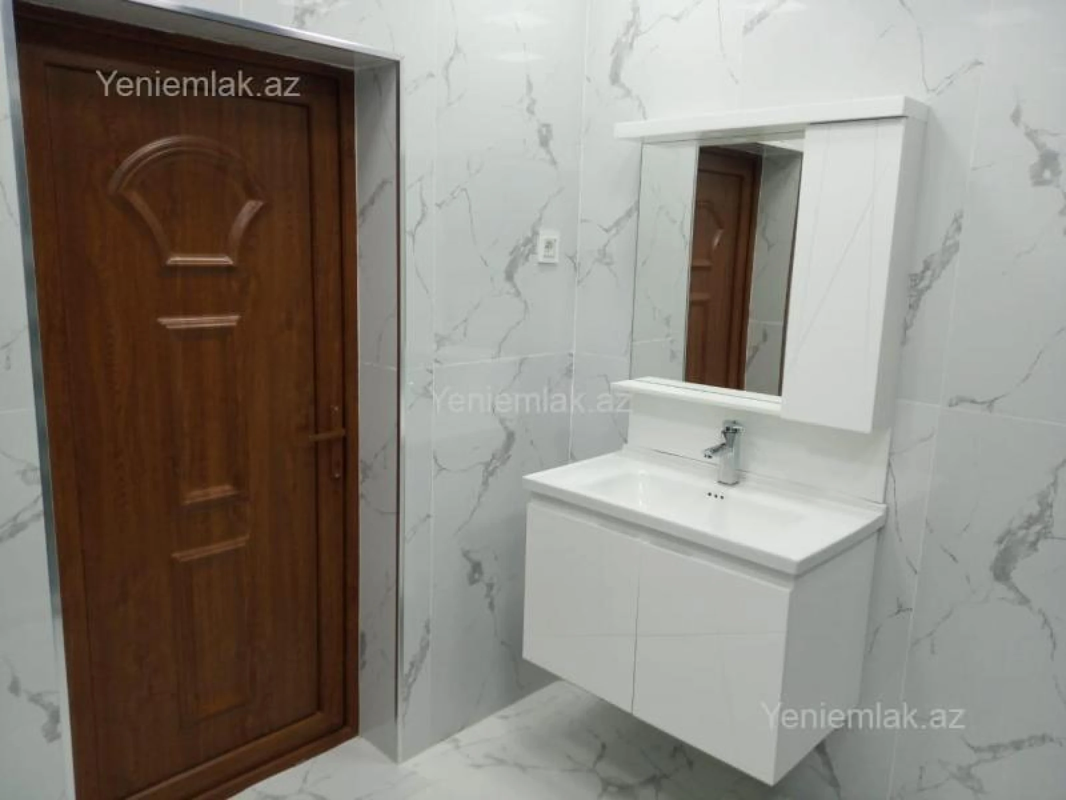 Satılır 5 otaqlı həyət evi 254 m²