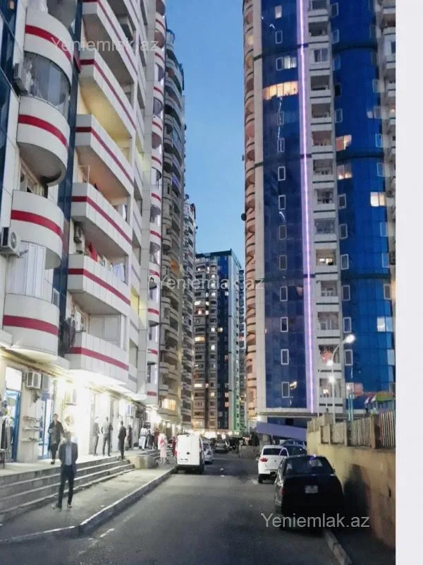 Satılır 2 otaqlı yeni tikili 82 m²