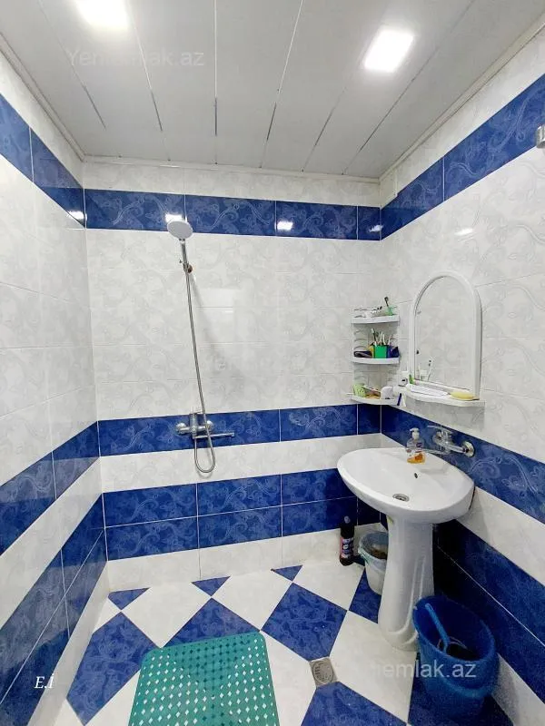 Satılır 3 otaqlı köhnə tikili 68 m²