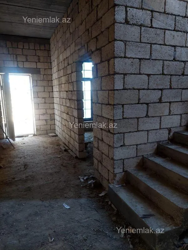 Satılır 5 otaqlı həyət evi 220 m²