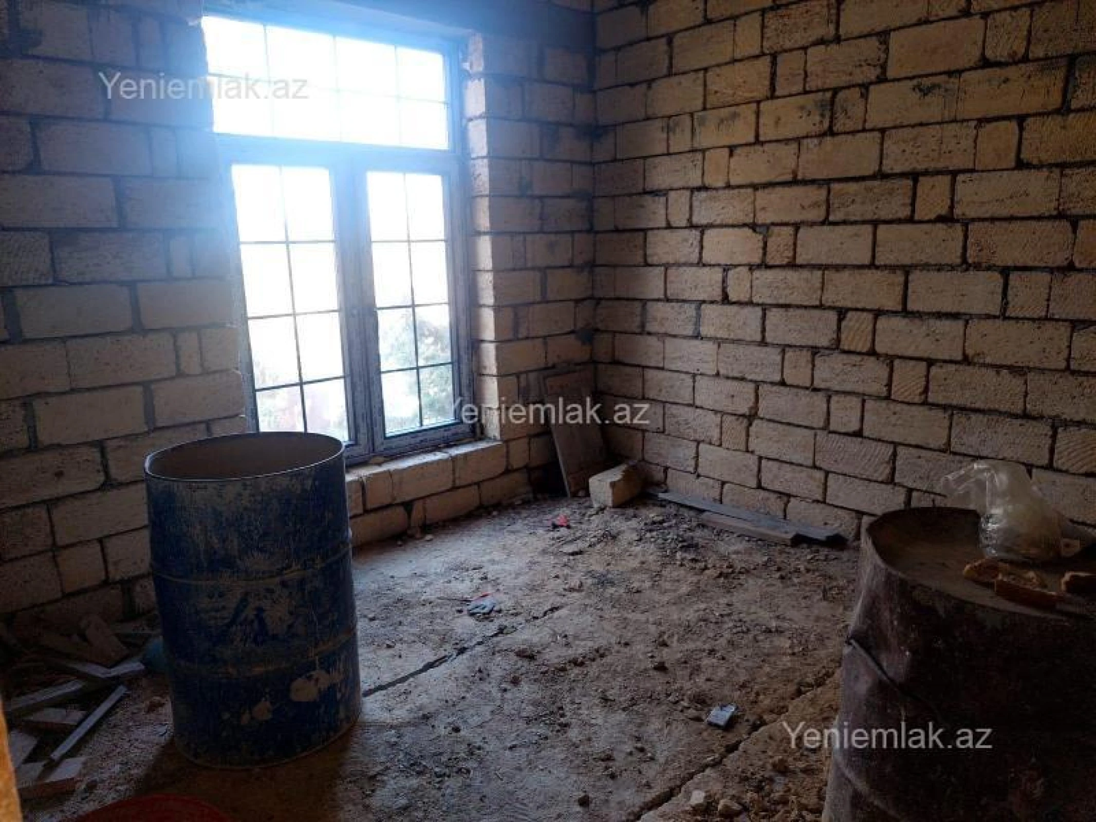 Satılır 5 otaqlı həyət evi 220 m²