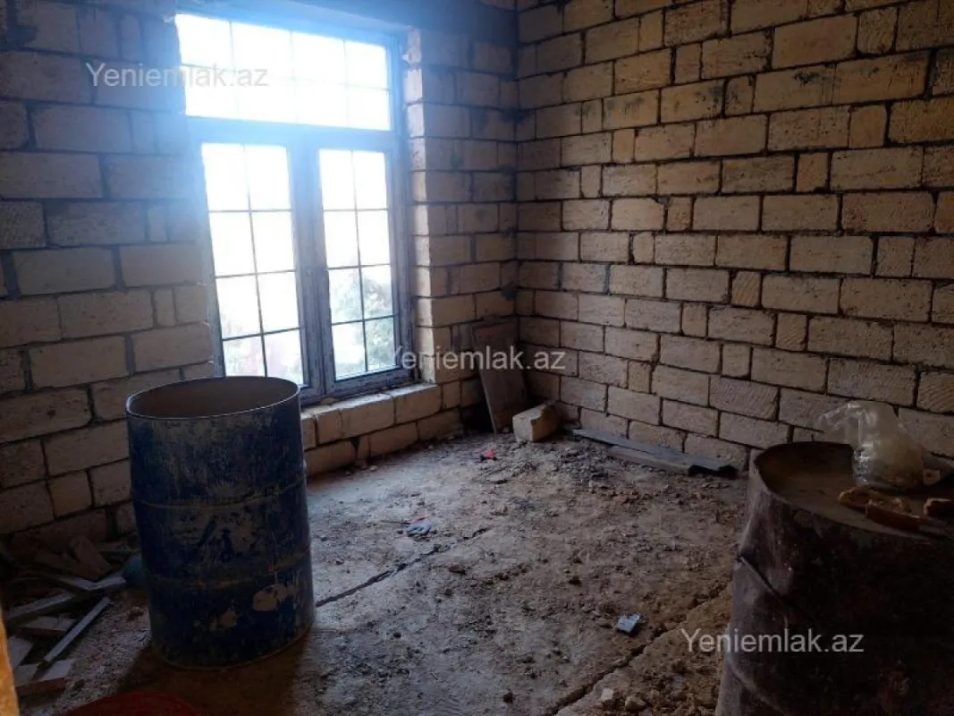 Satılır 5 otaqlı həyət evi 220 m²