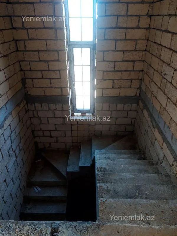 Satılır 5 otaqlı həyət evi 220 m²