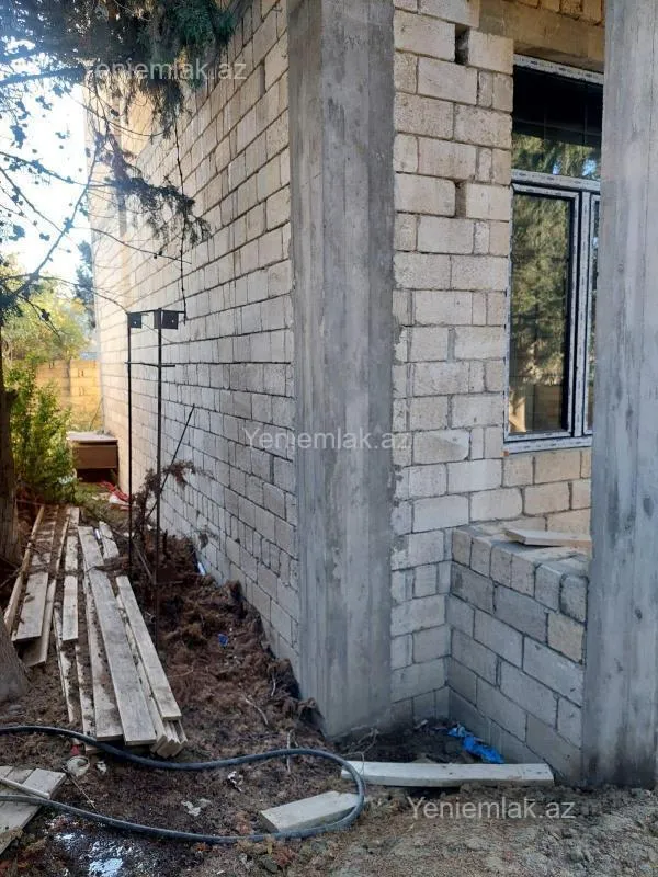 Satılır 5 otaqlı həyət evi 220 m²