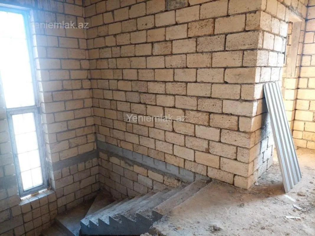 Satılır 5 otaqlı həyət evi 220 m²