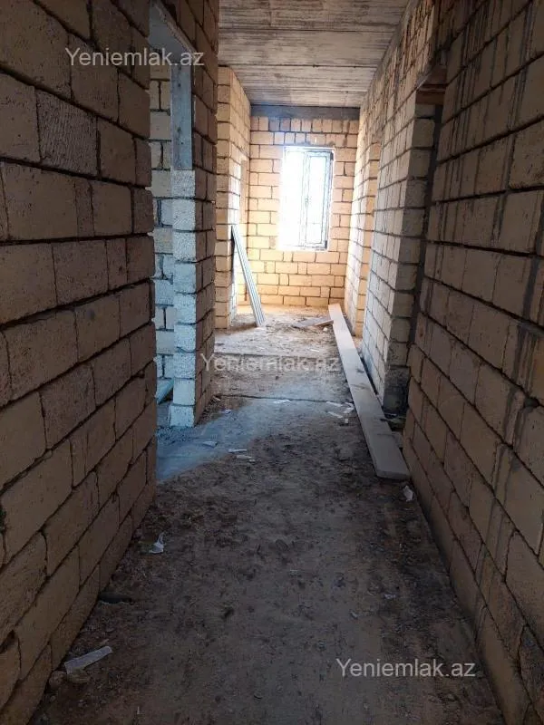 Satılır 5 otaqlı həyət evi 220 m²