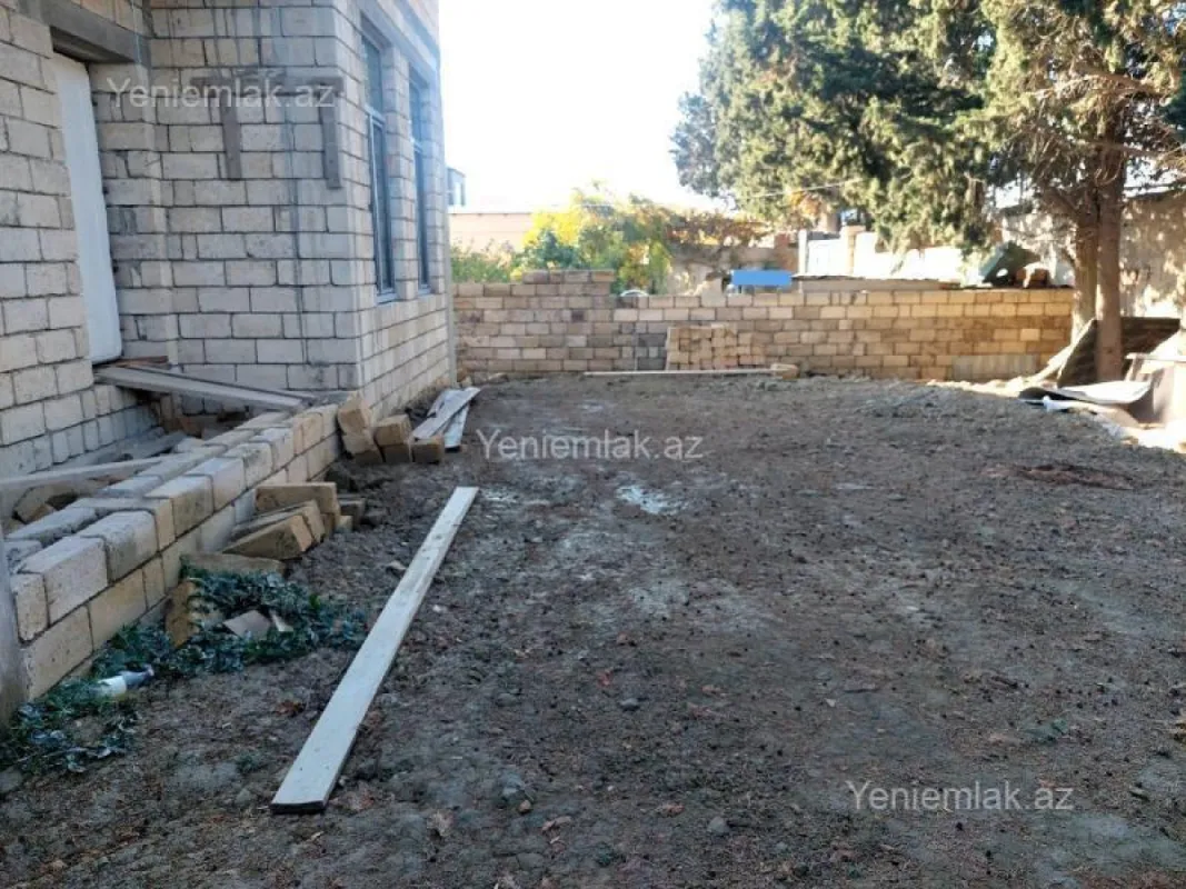 Satılır 5 otaqlı həyət evi 220 m²