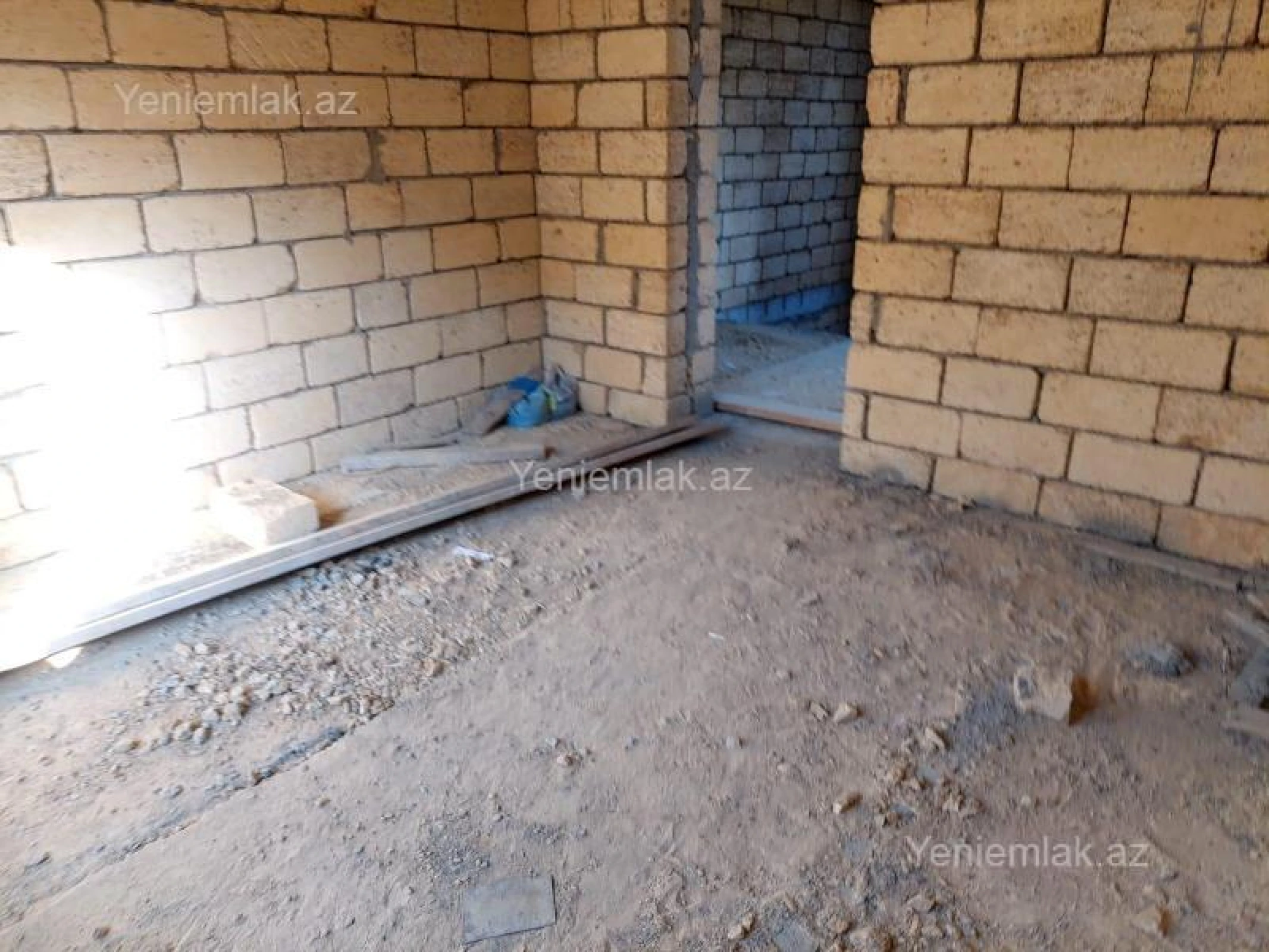 Satılır 5 otaqlı həyət evi 220 m²