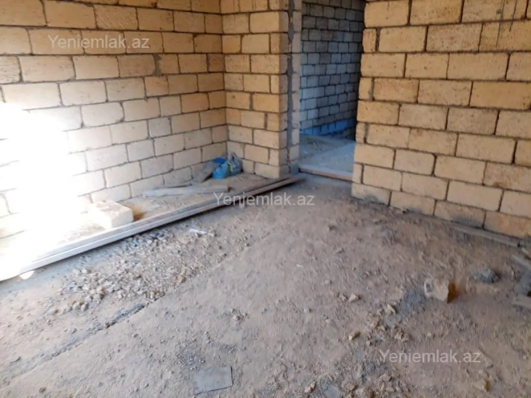 Satılır 5 otaqlı həyət evi 220 m²