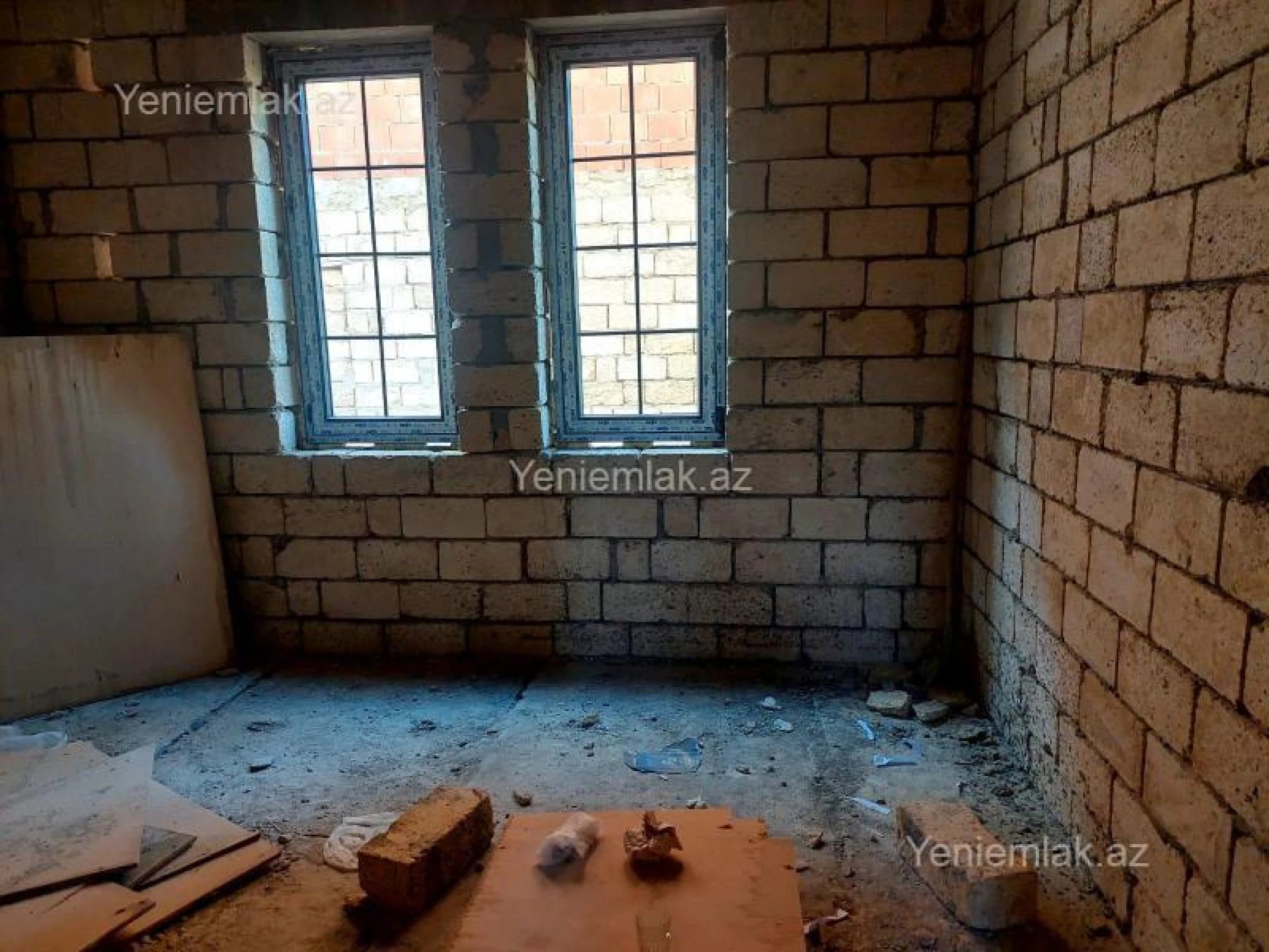 Satılır 5 otaqlı həyət evi 220 m²