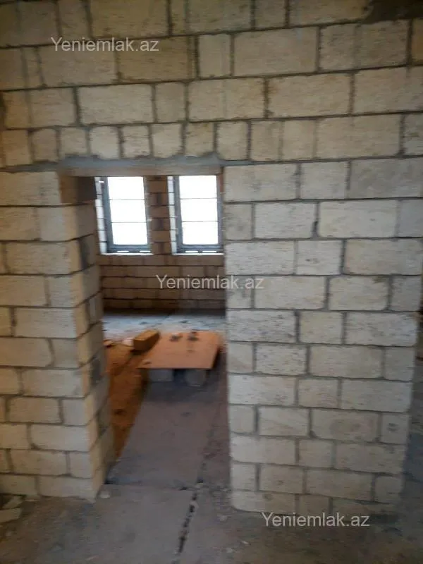 Satılır 5 otaqlı həyət evi 220 m²