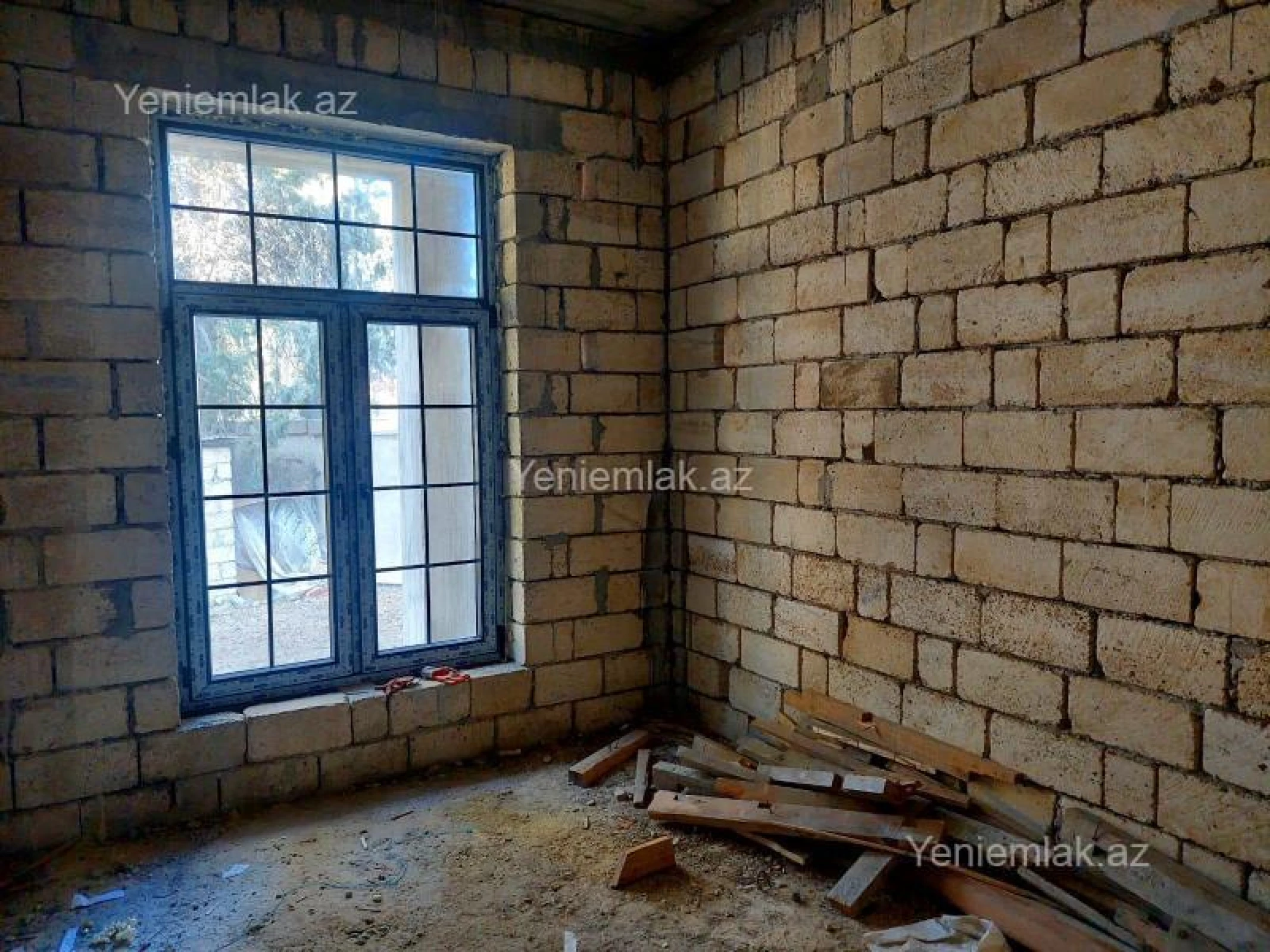 Satılır 5 otaqlı həyət evi 220 m²