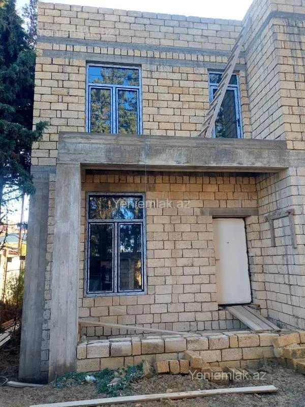 Satılır 5 otaqlı həyət evi 220 m²