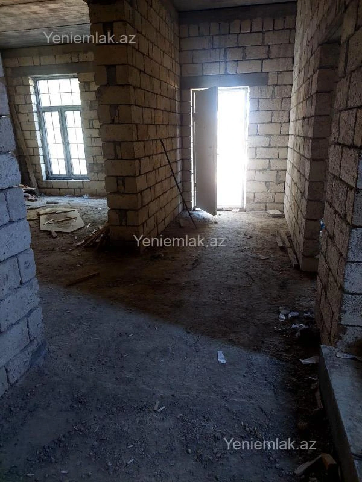 Satılır 5 otaqlı həyət evi 220 m²