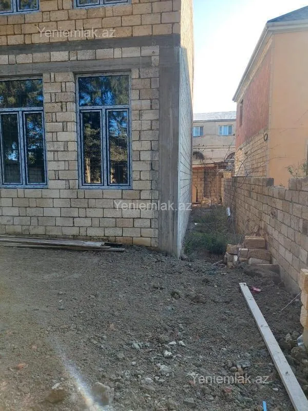 Satılır 5 otaqlı həyət evi 220 m²