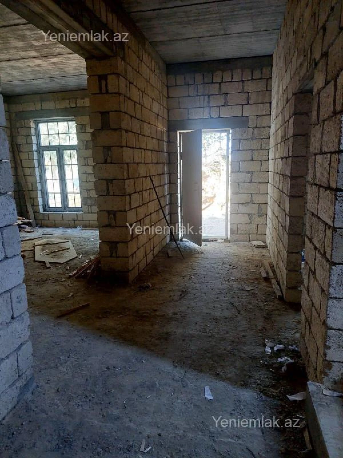 Satılır 5 otaqlı həyət evi 220 m²