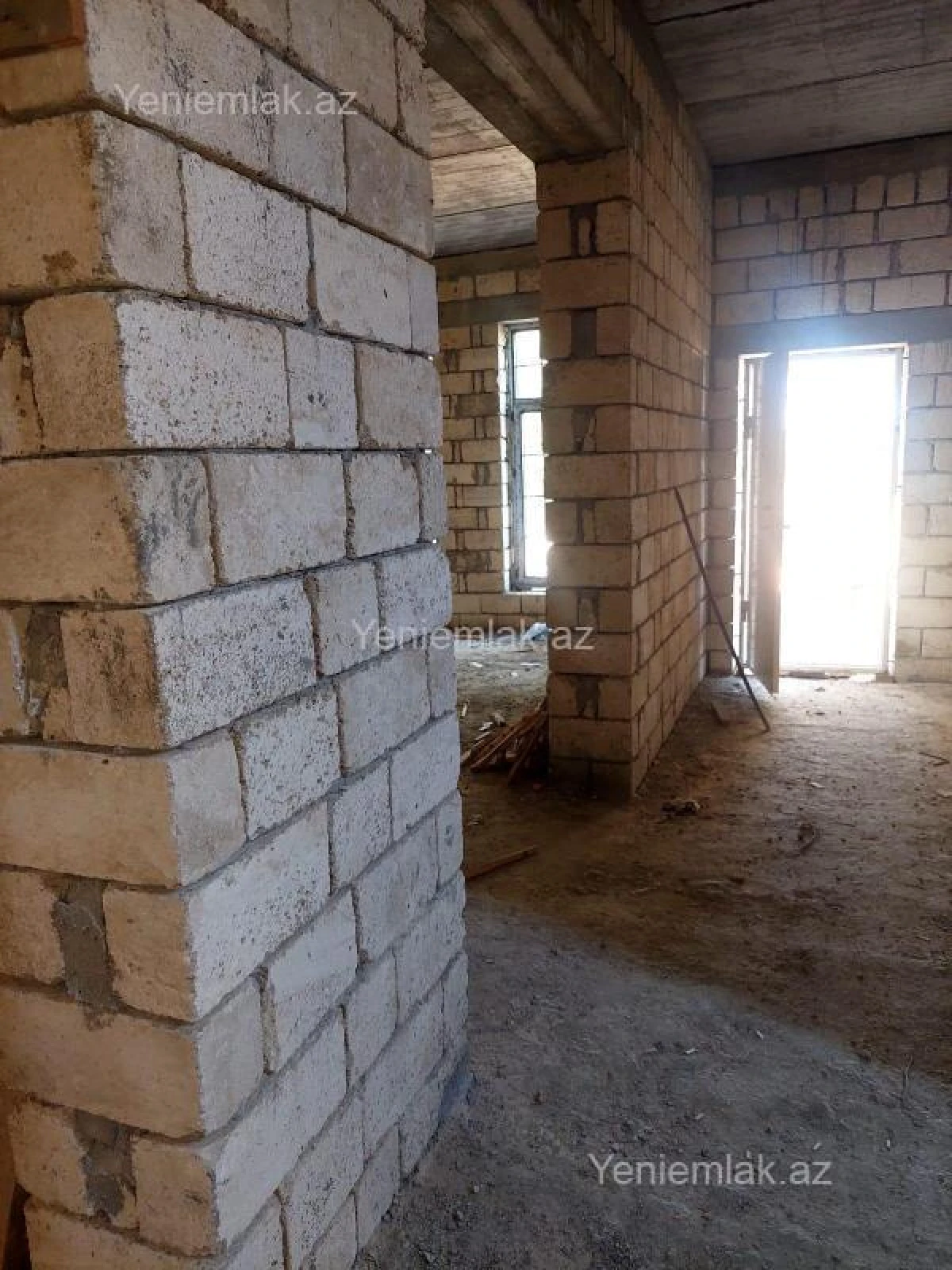 Satılır 5 otaqlı həyət evi 220 m²