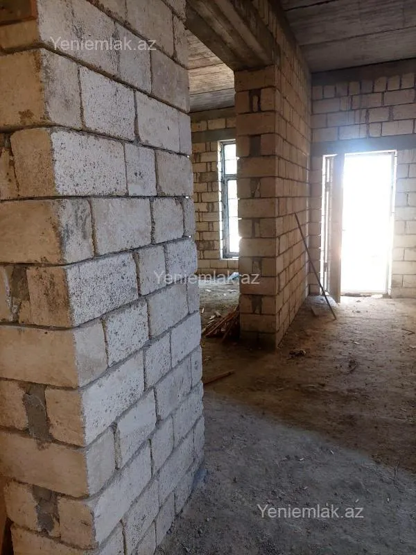 Satılır 5 otaqlı həyət evi 220 m²