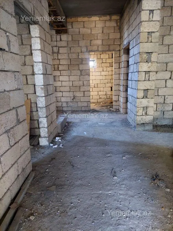 Satılır 5 otaqlı həyət evi 220 m²