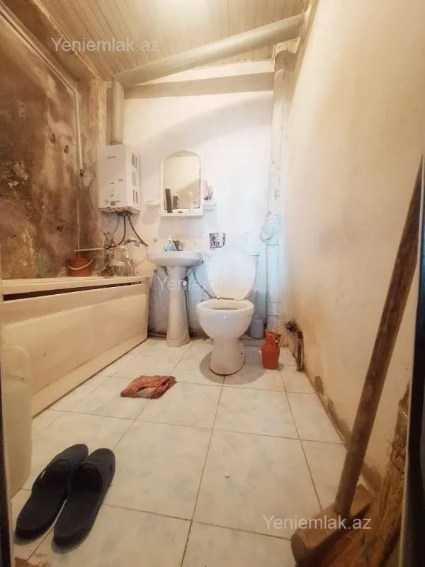 Satılır 2 otaqlı köhnə tikili 44 m²
