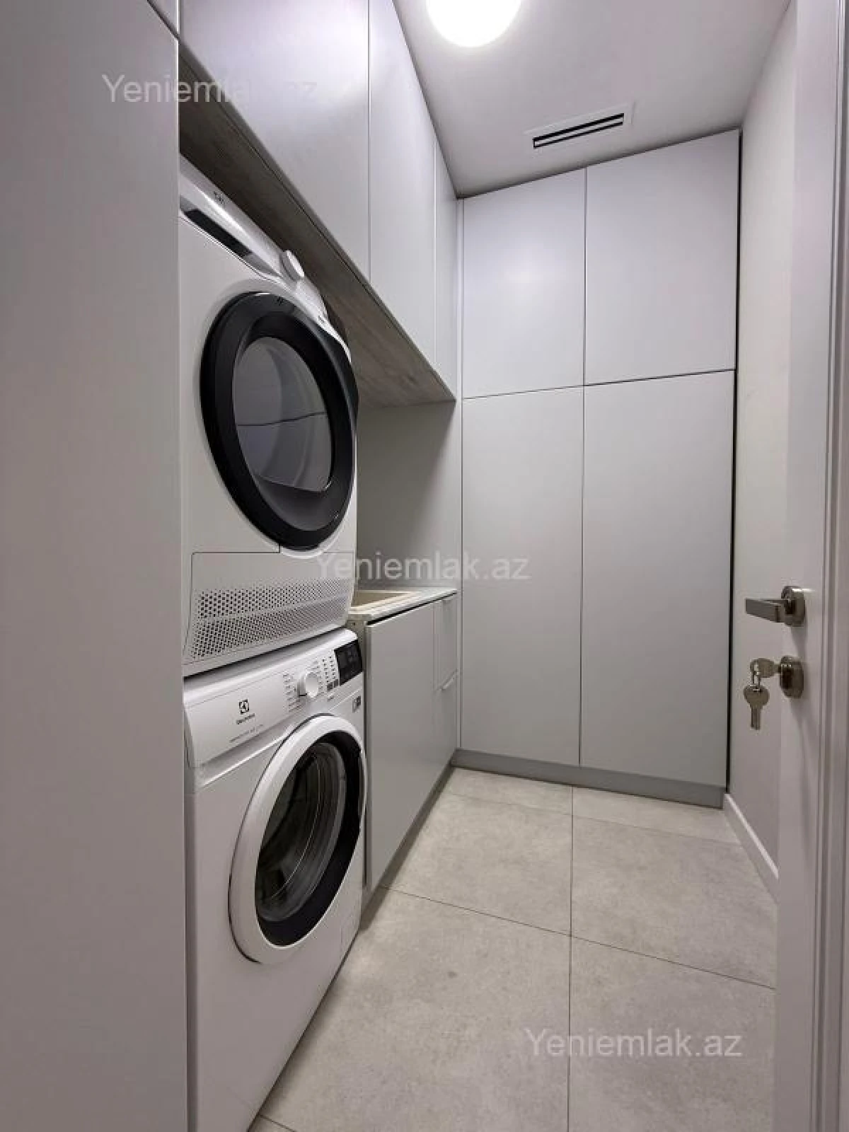 Satılır 4 otaqlı yeni tikili 187 m²