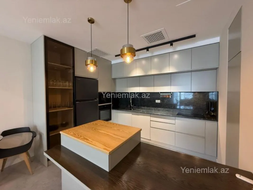 Satılır 4 otaqlı yeni tikili 187 m²