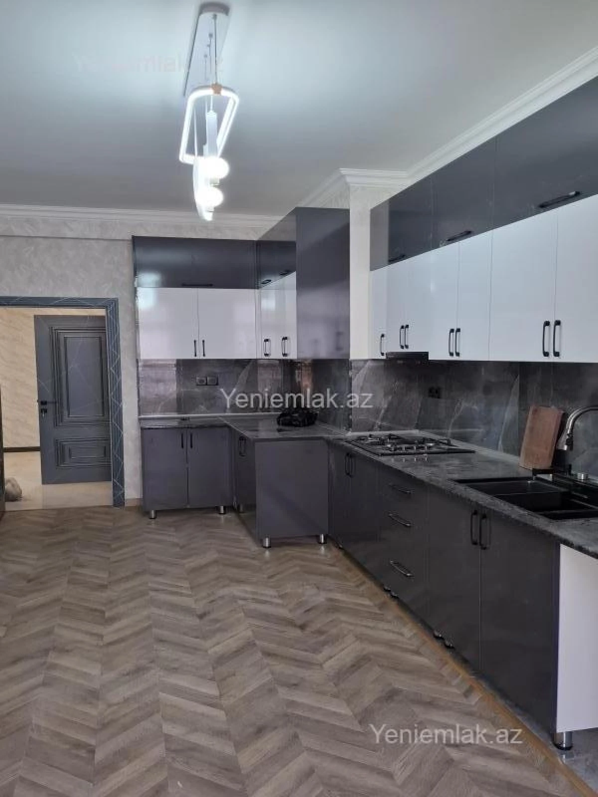 Satılır 2 otaqlı yeni tikili 100 m²