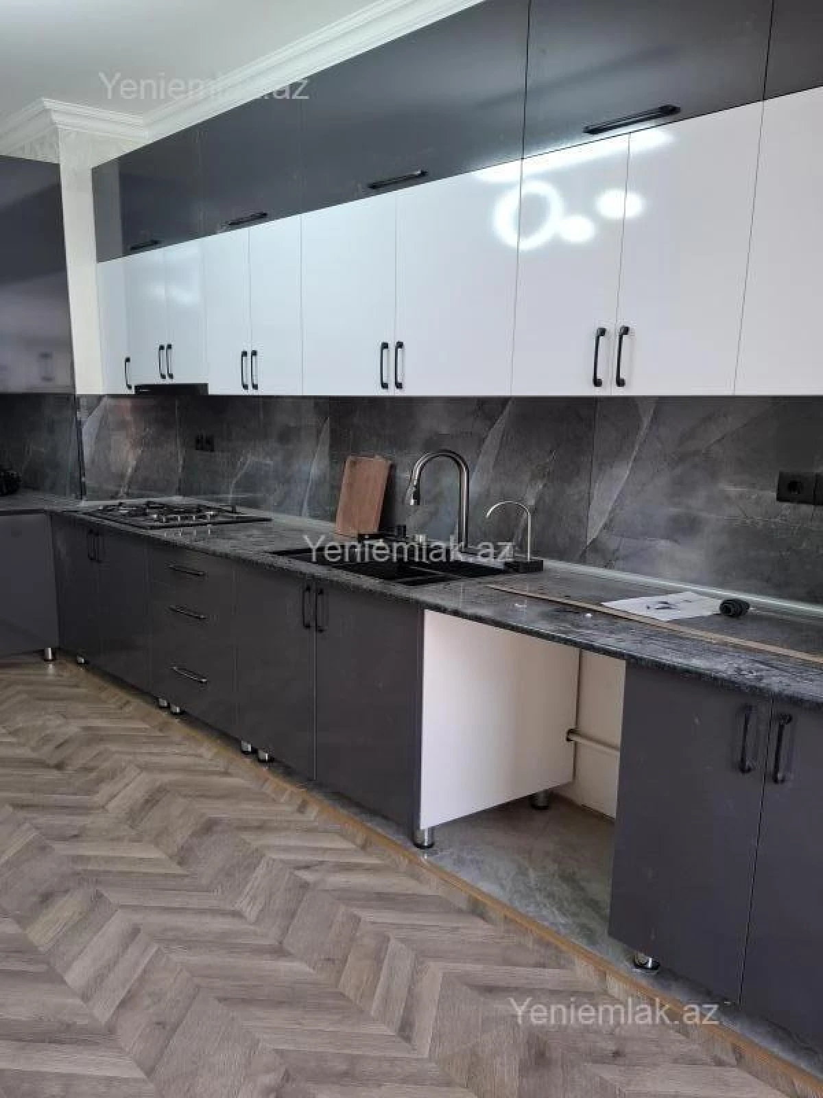 Satılır 2 otaqlı yeni tikili 100 m²