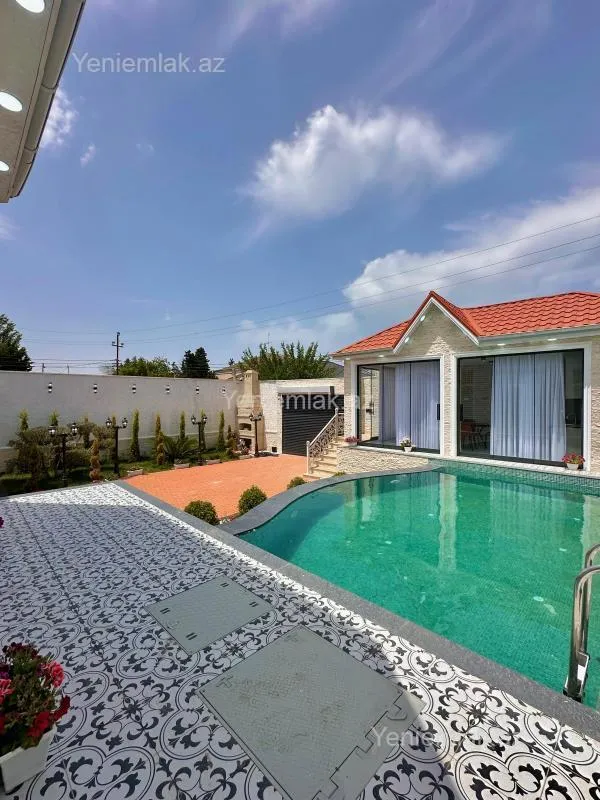 Satılır 5 otaqlı həyət evi 230 m²