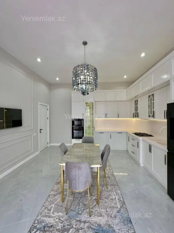 Satılır 5 otaqlı həyət evi 230 m²