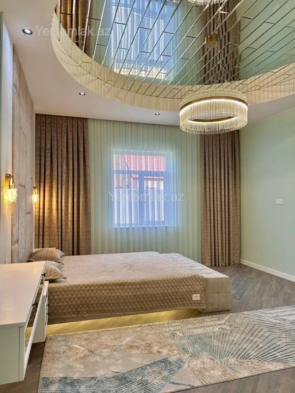 Satılır 5 otaqlı həyət evi 230 m²