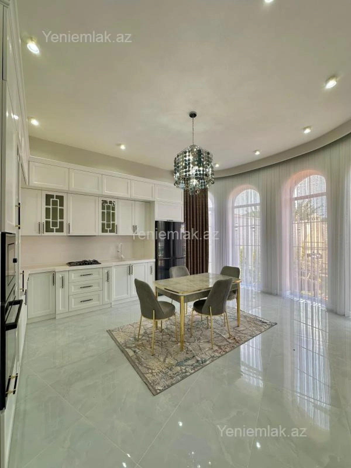 Satılır 5 otaqlı həyət evi 230 m²