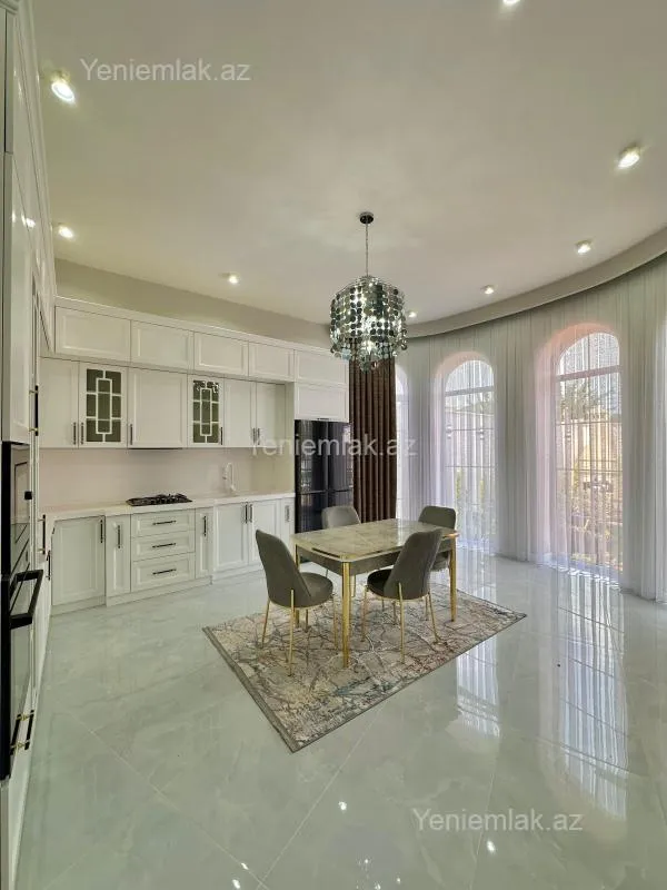 Satılır 5 otaqlı həyət evi 230 m²