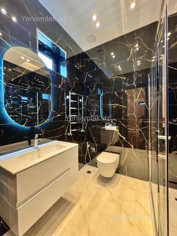 Satılır 4 otaqlı həyət evi 600 m²