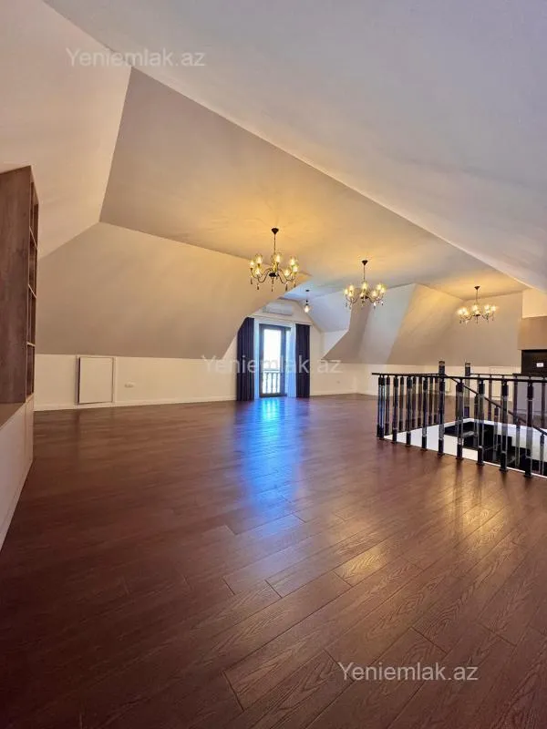 Satılır 4 otaqlı həyət evi 600 m²