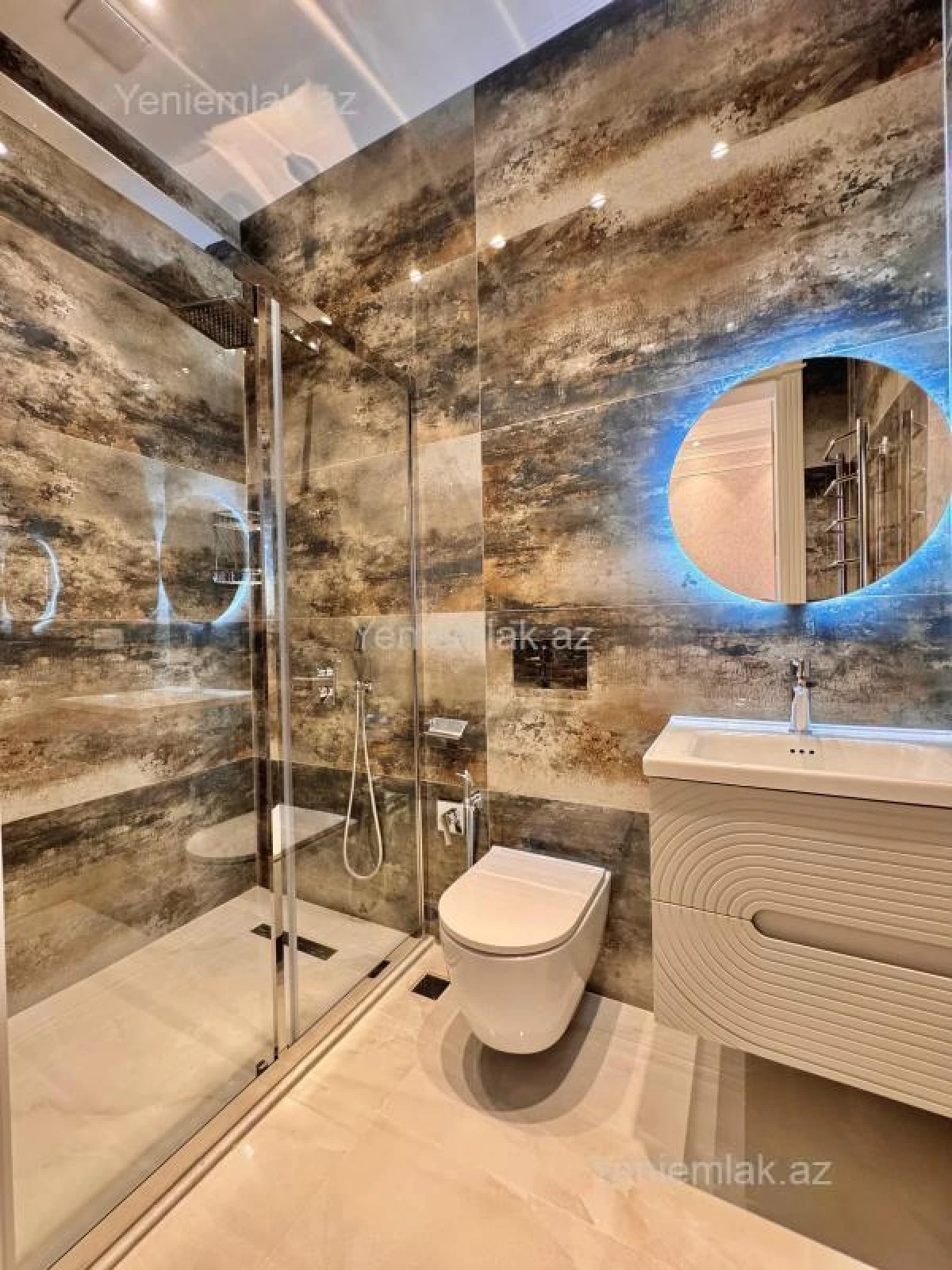 Satılır 4 otaqlı həyət evi 600 m²