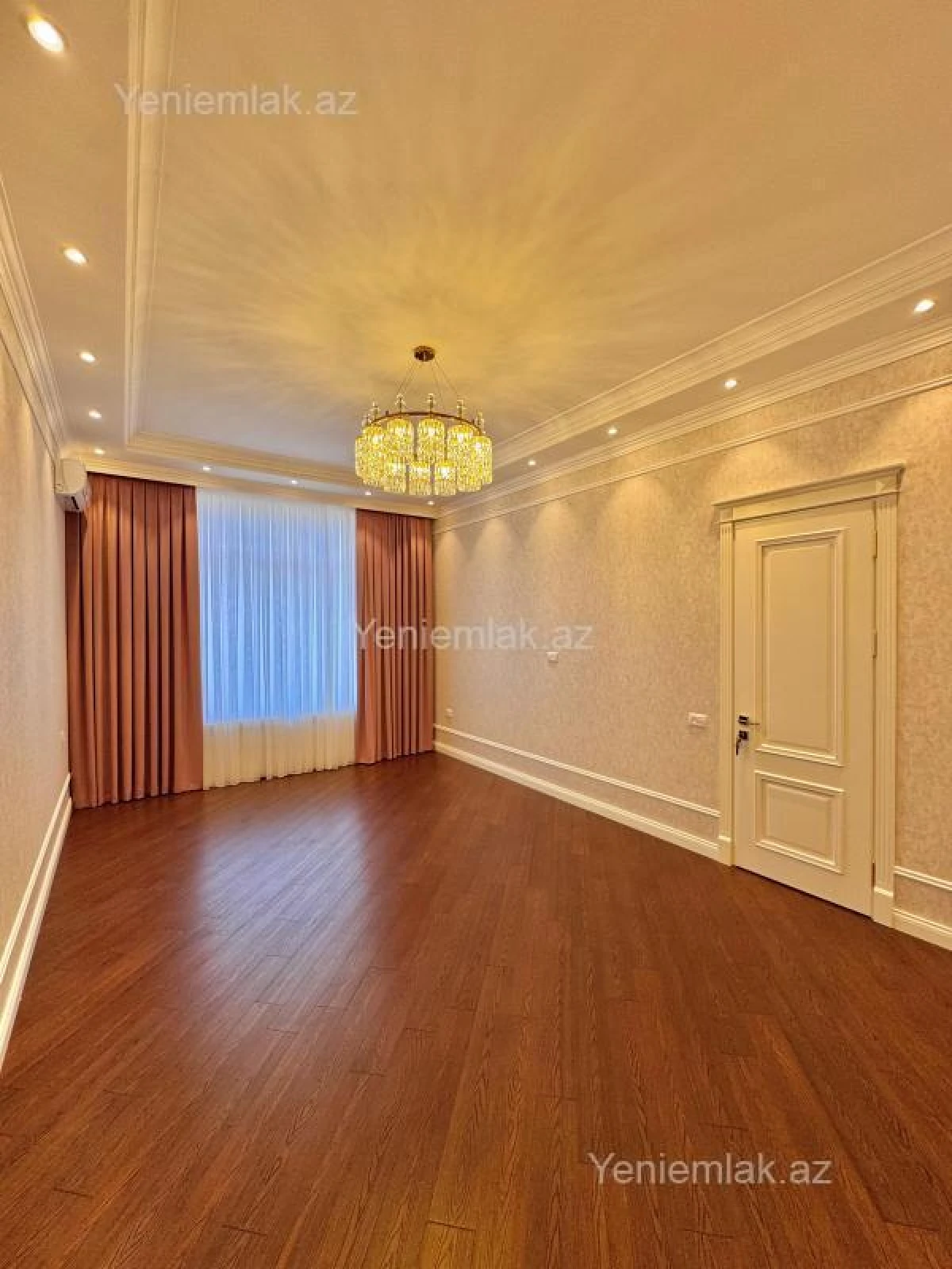 Satılır 4 otaqlı həyət evi 600 m²